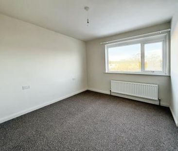 3 bedroom Terraced House To Let - Photo 3