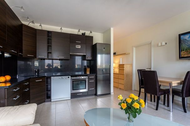 Do wynajęcia gustowny apartament blisko metra 61.5 m² - Фото 1