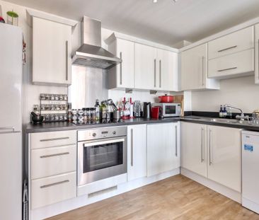 2 bedroom apartment to rent - Photo 6