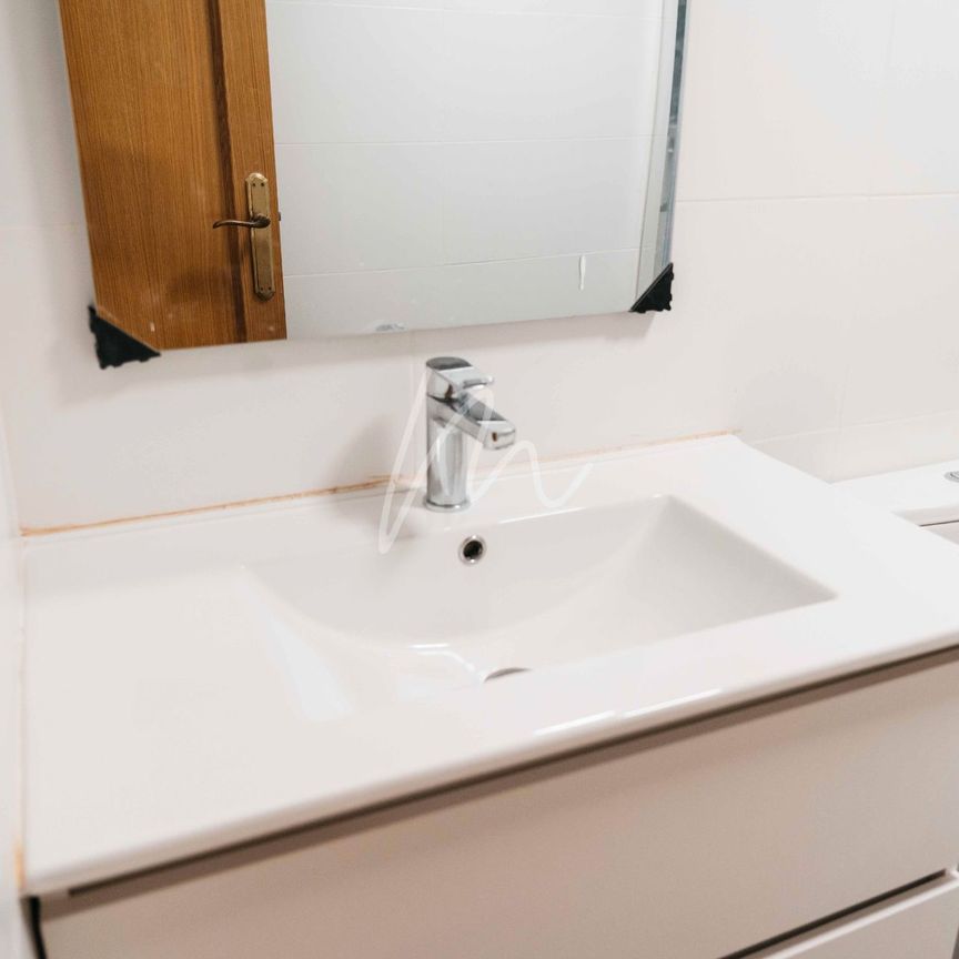 Piso de alquiler en Carrer del Poeta Artola, La Bega Baixa - Plaza Xúquer - Photo 1