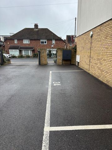 4 bedroom terraced house to rent - Photo 5