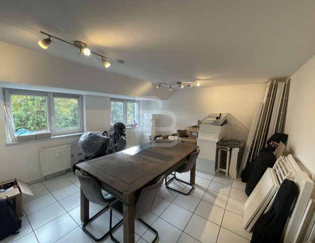 Lichtdurchflutete Maisonette mit Balkon & Garage! - Photo 1