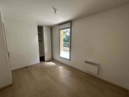 Location Appartement 4 pièces 103m² AMIENS 80090 - Photo 4