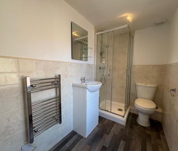 1 bedroom in a house share to rent - Photo 3
