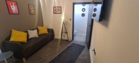 4 Bed - 404b Burley Road, Burley, Leeds - LS4 2SN - Student - Photo 2