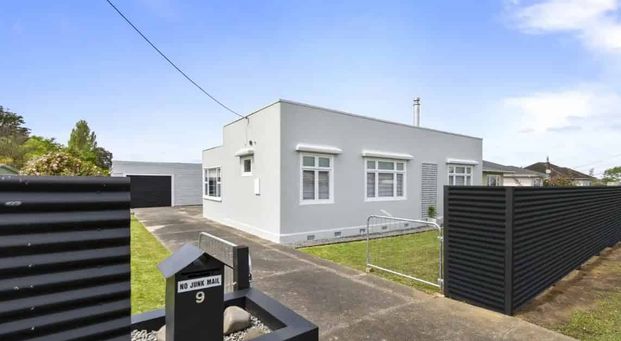 Newly Renovated 3-Bedroom Home - Photo 1