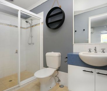 MODERN TOWNHOUSE - Photo 6