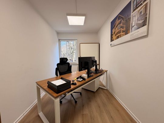 Sanierte 4-Raumwohnung mit großem Balkon und Blick ins Grüne! - Foto 1