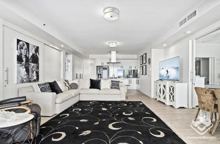 Luxury Broadwater Living - Marine Parade, Labrador - Photo 2