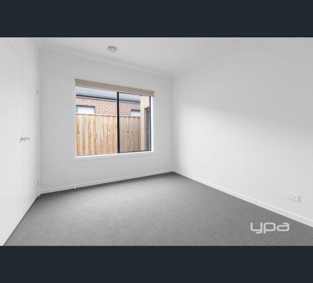 13 Dandelion Crescent, Rockbank, Vic 3335 - Photo 2