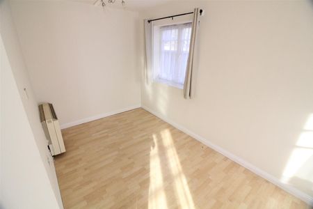 Warwick Road, West Drayton - Photo 3