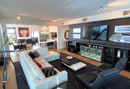 Penthouse Living - Photo 5