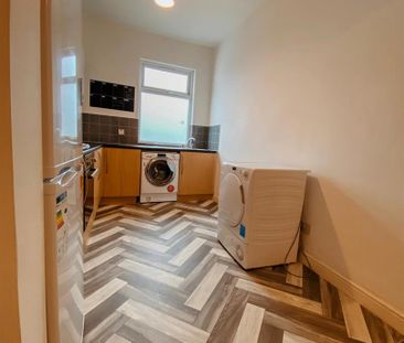 1 Beds - Property - - Photo 2
