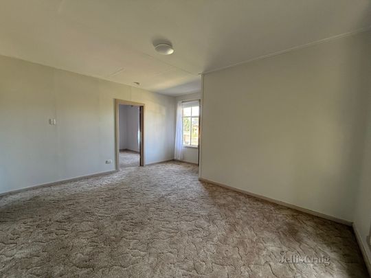 53 Whitelaw Street, Reservoir VIC 3073 - House For Rent | Domain - Photo 1