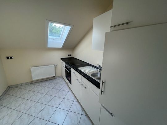 Möblierte 2 ZKB-Dachgeschosswohnung in ruhiger Wohnlage von Niedernhausen (auch ... - Photo 1