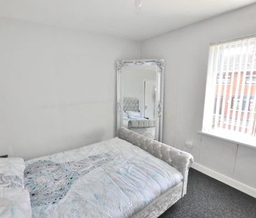 12 St Katherines Road, Belfast, BT12 6EF - Photo 4