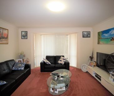 Fully furnished waterfront home in Bundabah for rent - Photo 5