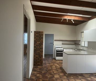 3 Bedroom Family Home – Walk to Banksia Beach State School - Photo 3