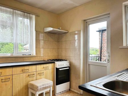 Stanley Avenue, Greenford, UB6 8NN - Photo 2