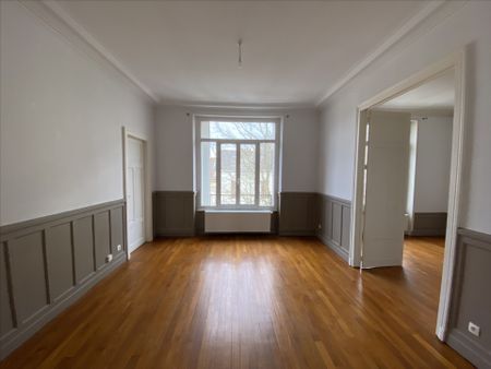 Location Appartement 5 pièces 111m² - Photo 3