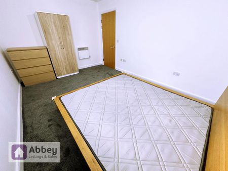 3 bedroom apartment to rent - Photo 4
