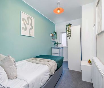 🏡 Welcome to Jodrell Street – Where Comfort Meets Convenience - Photo 4