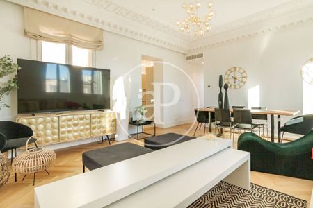 2 bedroom luxury Apartment for rent in Madrid, Spain - Photo 3