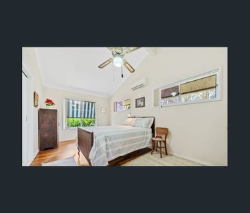 Open plan - Short walk to Beach - Relaxed Coastal Living - Photo 5