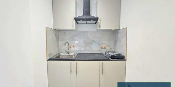 Green Walk, Southall, UB2 - Photo 3