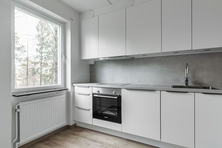 Karlhovsvägen 9 - Photo 2
