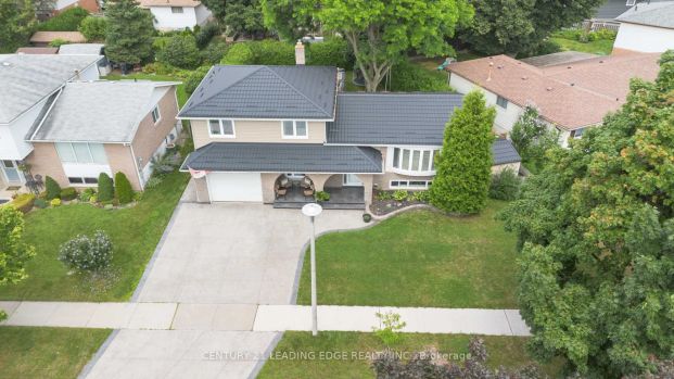 Detached Home For Lease | W9239445 - Photo 1