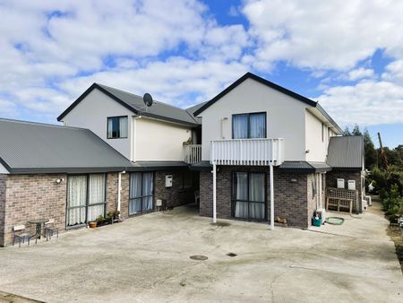 Spacious Executive Studio - Photo 4