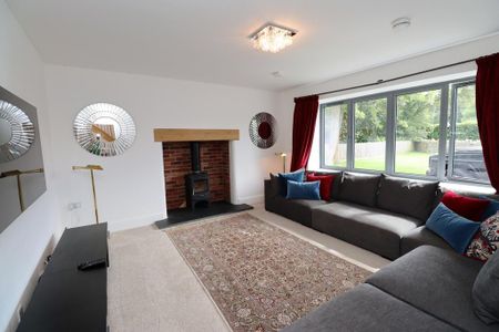 5 bedroom detached house to rent - Photo 3