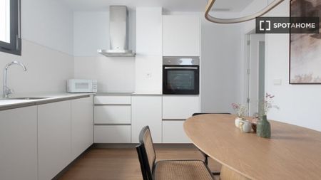 3 room luxury Apartment for rent in Seville, Andalusia - Photo 5