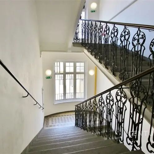 Nový byt po rekonstrukci 2+1 neprůchozí pokoje, 69 m - Photo 1