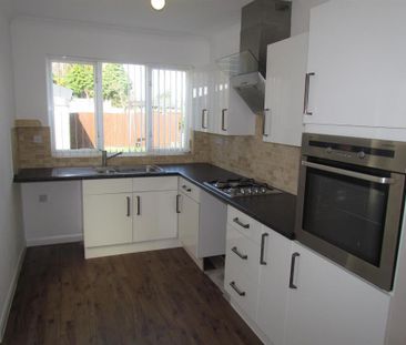 3 bedroom semi-detached house to rent - Photo 6