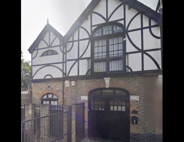 3 Bed End Terrace, York Mews, IG1 - Photo 1