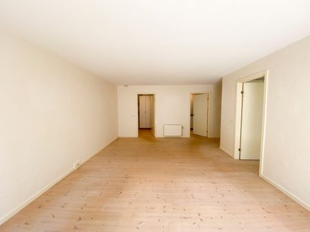 Indbydende lejlighed med sydvendt terrasse og rummelige løsninger - Photo 3