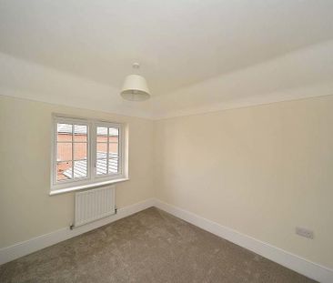 4 bedroom detached house to rent - Photo 4