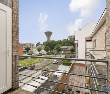 Ruim en lichtrijk 2 slaapkamerappartement met terras in centrum Asse - Photo 2