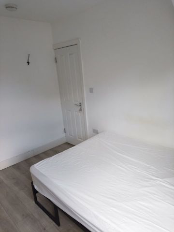 Room in a Shared House, Elizabeth Road, N15 - Photo 5