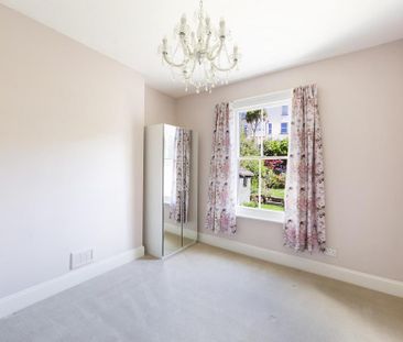 4 bedroom semi-detached house to rent - Photo 6