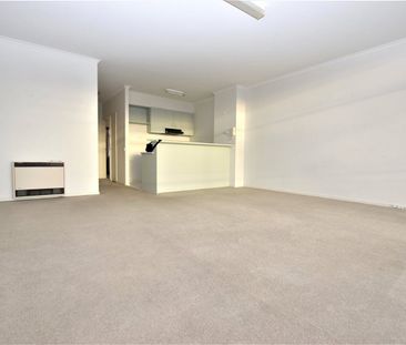 Fantastic Two Bedroom Apartment! - Photo 3