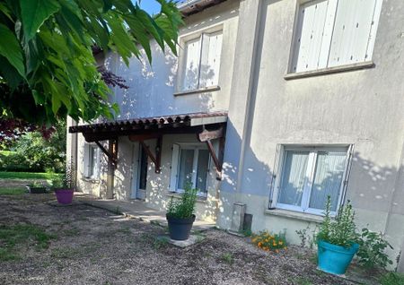 Location Maison 8 pièces 164m² CHATEAUBERNARD 16100 - Photo 5