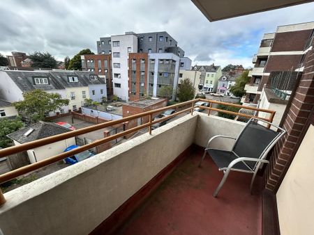 1 bedroom flat to rent - Photo 2