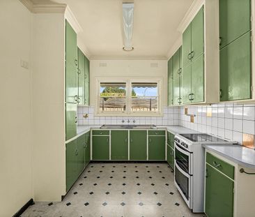 Character, Comfort & Space to Enjoy - Photo 4