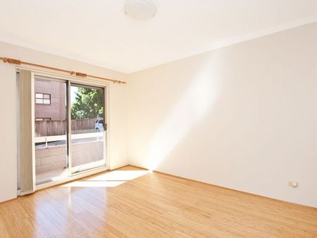 Three Bedroom Apartment In A Well Maintained Security Complex - Photo 4