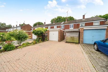 4 bedroom terraced house to rent - Photo 3
