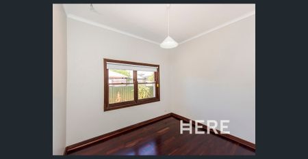 Charm and character - Initial 6 month lease - Photo 4