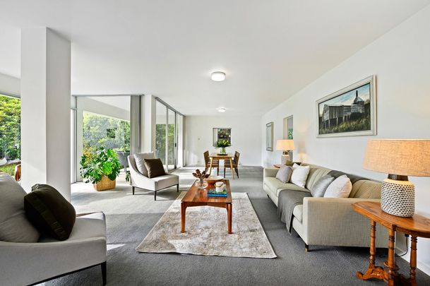 Spacious Two-Bedroom Apartment in Sought-After Battery Point - Photo 1